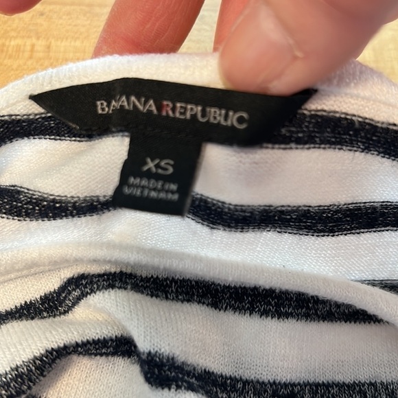 Banana Republic Striped Top with Ruffle Sleeves Size X-Small - Picture 6 of 6